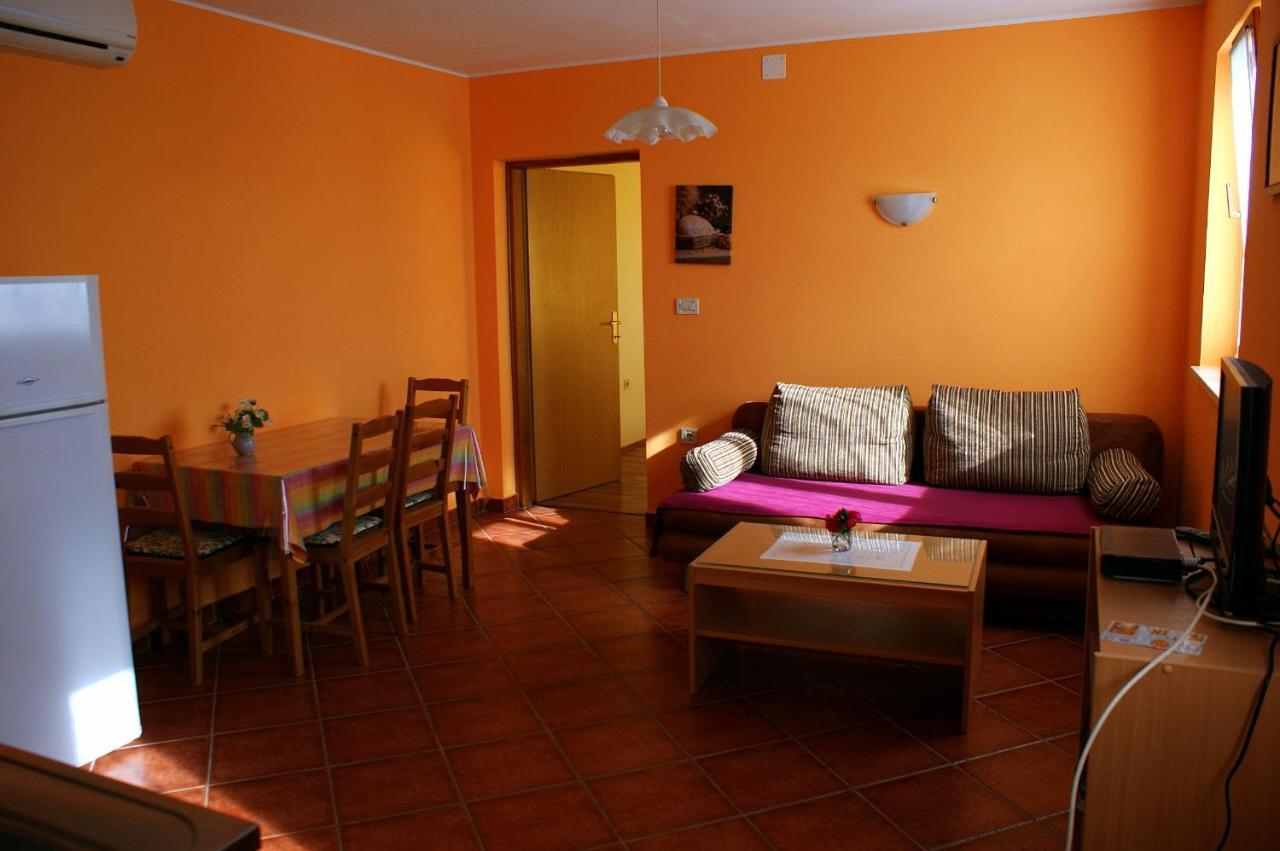 Villa House Vezo Raša Exterior foto