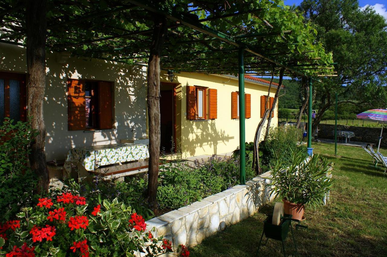 Villa House Vezo Raša Exterior foto