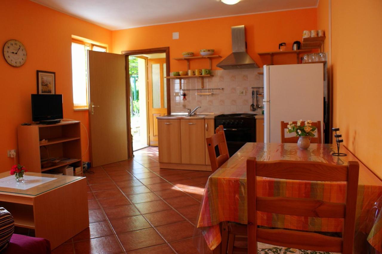 Villa House Vezo Raša Exterior foto
