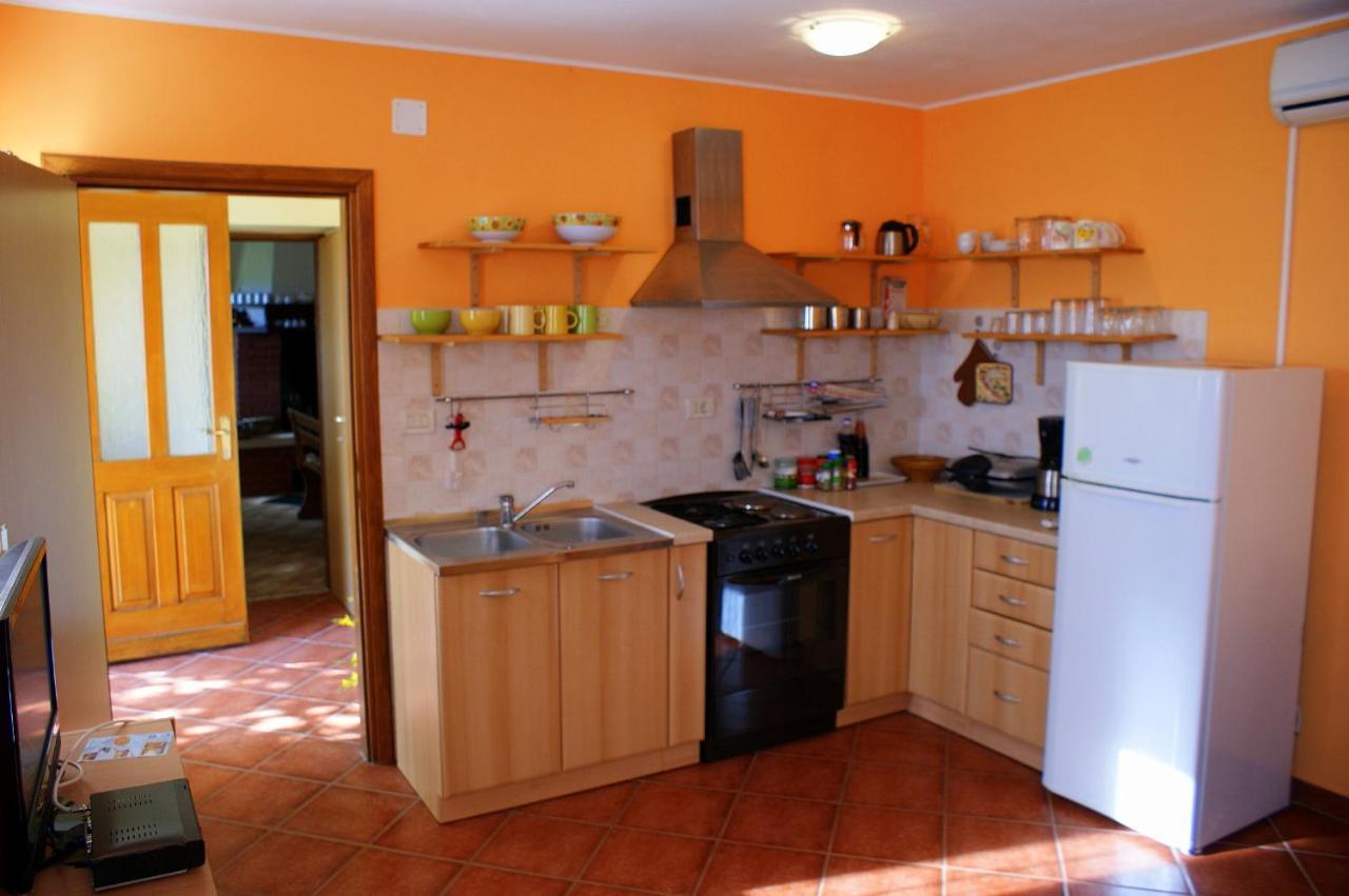 Villa House Vezo Raša Exterior foto